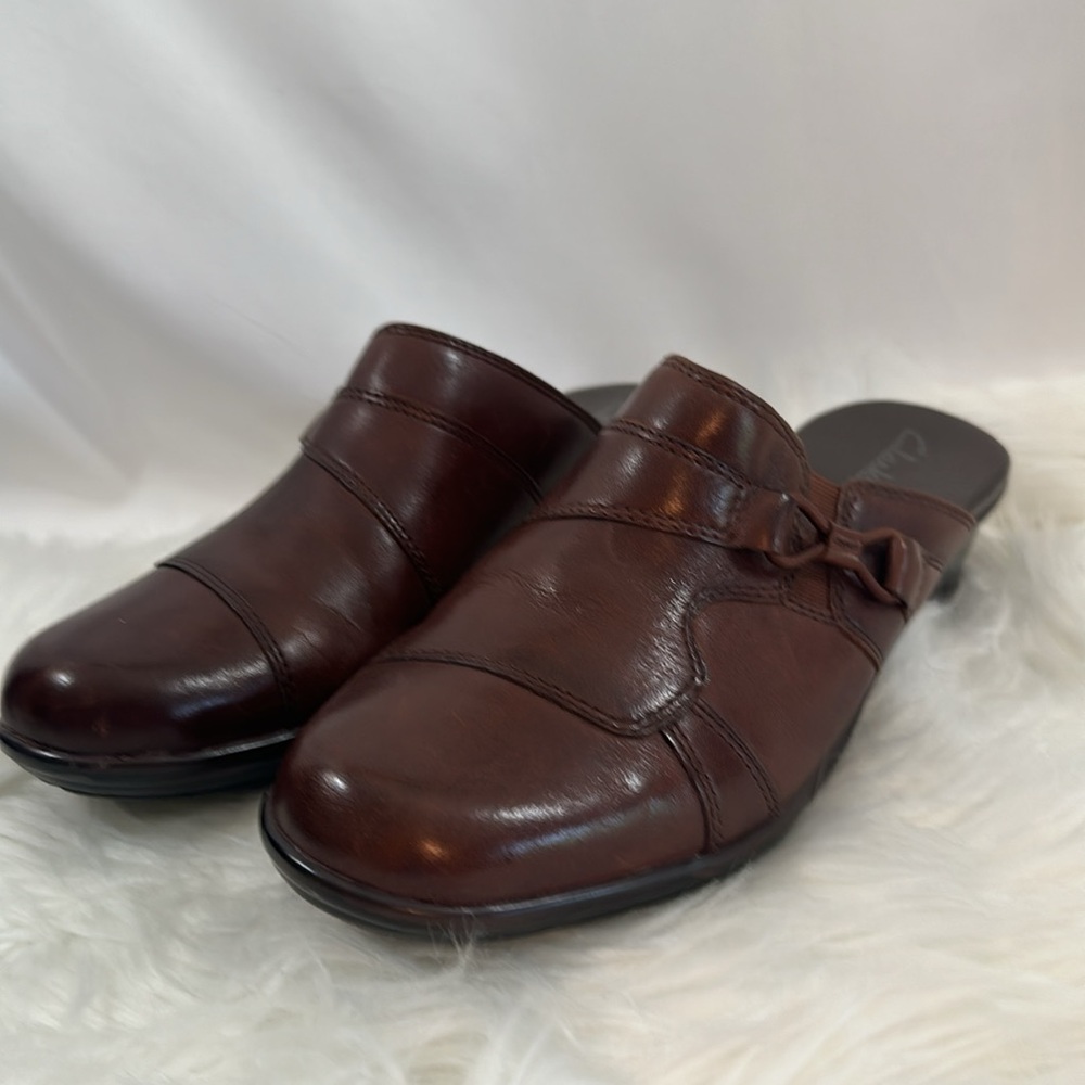 Clarks - Picture 3 of 11